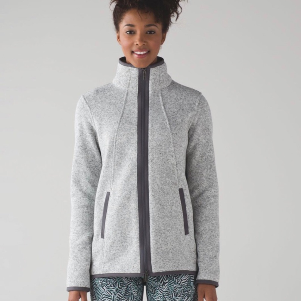 Lululemon IT’S FLEECING COLD JACKET - Size 4!